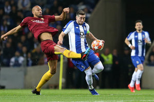 Galatasaray confirma negociao com a Roma por Nzonzi