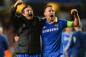 dolos e companheiros no Chelsea, Lampard e Terry duelam por elite  beira do campo