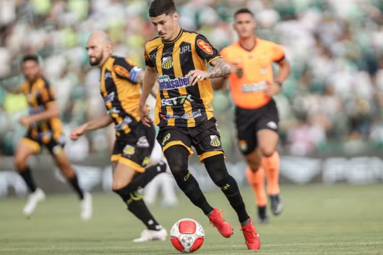 Abel deixa escapar nome de novo reforço do Palmeiras