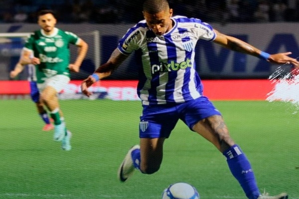 Ava vence Guarani de virada em duelo de cinco gols e dorme lder da Srie B