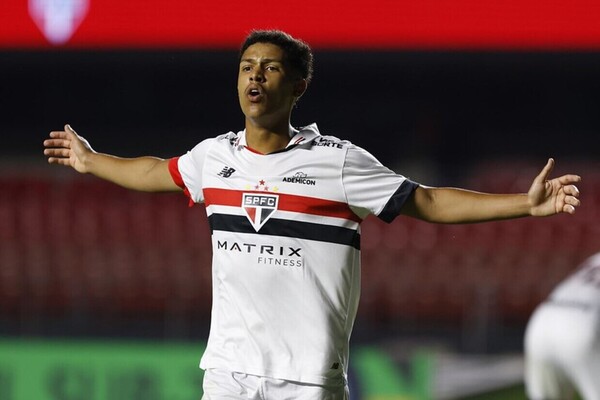 Algoz do Palmeiras, multa de R$ 380 milhes e opo para Zubelda... a joia Ryan Francisco
