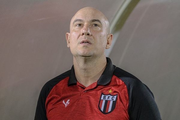 Na zona de rebaixamento, Botafogo-SP demite Mrcio Zanardi