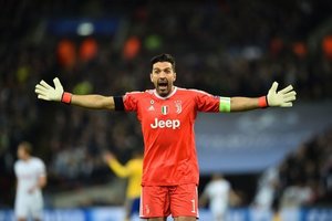 Pnalti sobrenatural na Turquia, Kant 'macetado' e Buffon confuso 