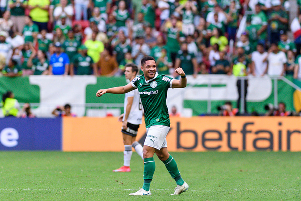 Vitor Roque desencanta, e o Palmeiras vence o Vasco em Braslia