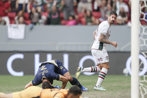 Fluminense leva susto, mas goleia Aparecidense e avana na Copa do Brasil
