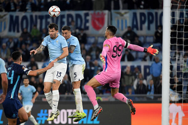 Ajax massacra Maccabi; Lazio vence Porto no fim e assume a ponta da Liga Europa