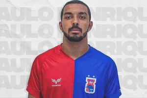 Lateral direito  o mais novo reforo do Paran para a temporada de 2020