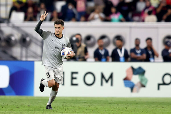 De frias no Brasil, Coutinho anima torcedores do Vasco: 'Todo mundo j sabe'