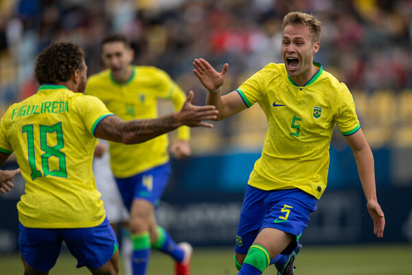 Jogos Olímpicos: Brasil vence o México nos pênaltis e vai em busca