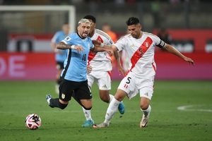 Com 38 nomes, 11 em atividade no Brasil, Bielsa divulga lista do Uruguai