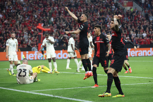 Dj vu: Leverkusen escreve a histria diante de nossos olhos