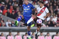 Athletico acerta contratao do lateral-esquerdo Lucas Esquivel