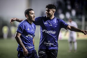 Com emoo no fim, Cruzeiro arranca classificao contra o Nutico