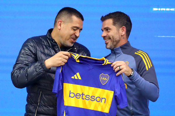 Riquelme recruta Gago para operao resgate na Bombonera