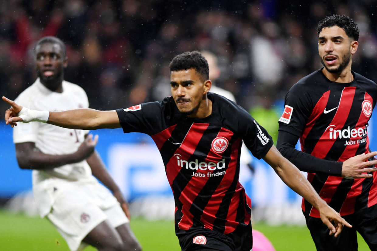 Dortmund só empata com Augsburg e se distancia até do G4 :: ogol