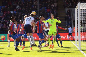 Kane marca no finalzinho e d vitria ao Tottenham