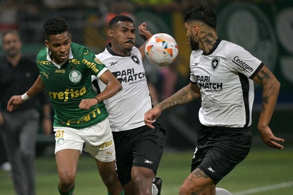 Com direito a final insano, Bota segura Palmeiras e avana; veja como acompanhamos