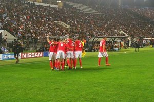 PSV, Benfica e Estrela Vermelha classificados para a Liga dos Campees