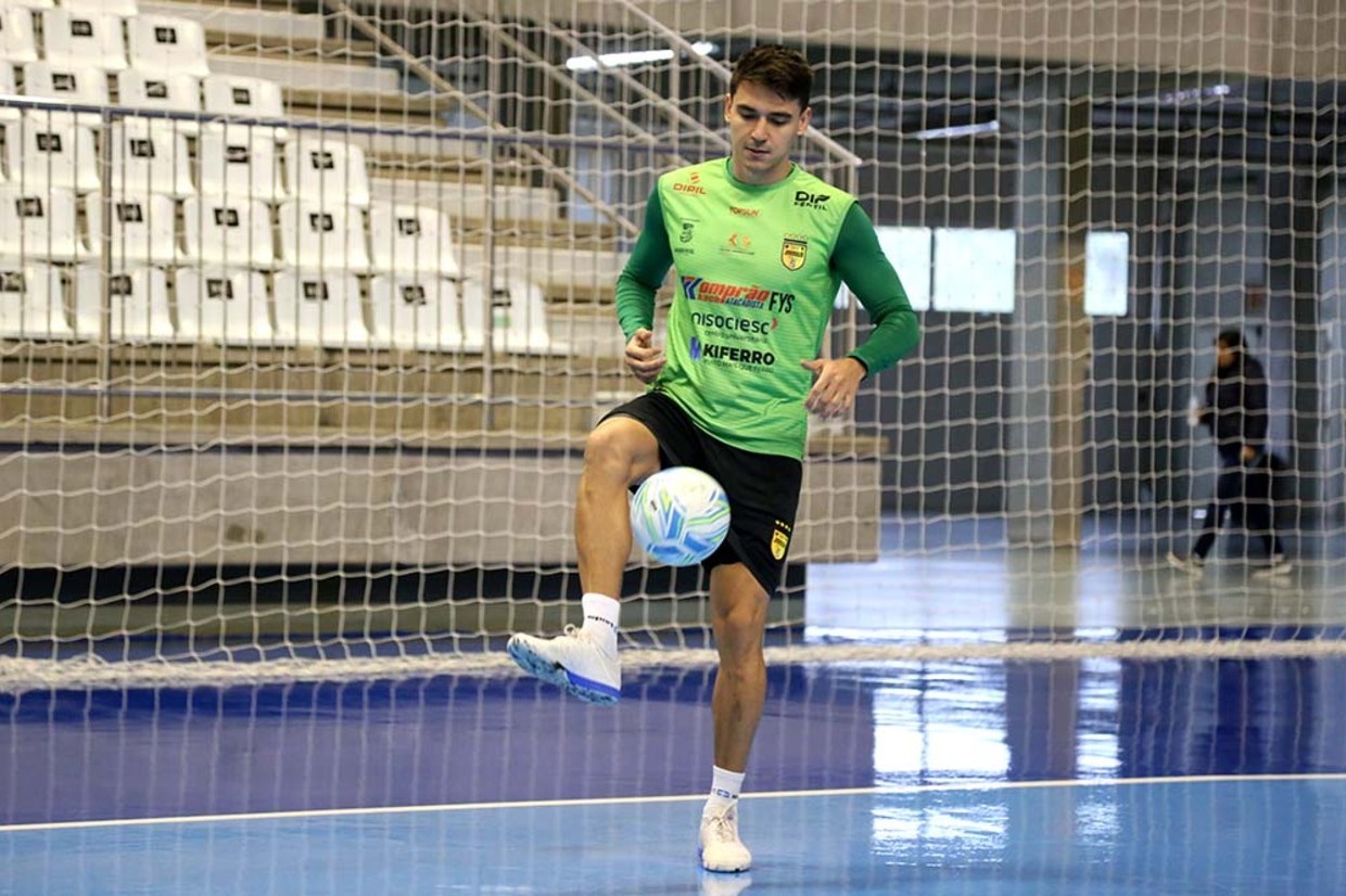 Jaraguá repatria Ruan Alflen, que estava no futsal italiano