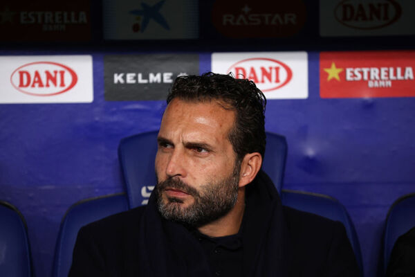 Lanterna do Espanhol, Valencia demite Rubn Baraja