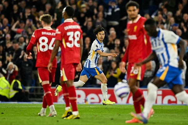 J campeo, Liverpool sai na frente, mas leva virada do Brighton