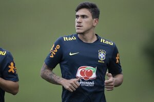 Com dores musculares, Pedro pode ser mais um a ser cortado na seleo brasileira