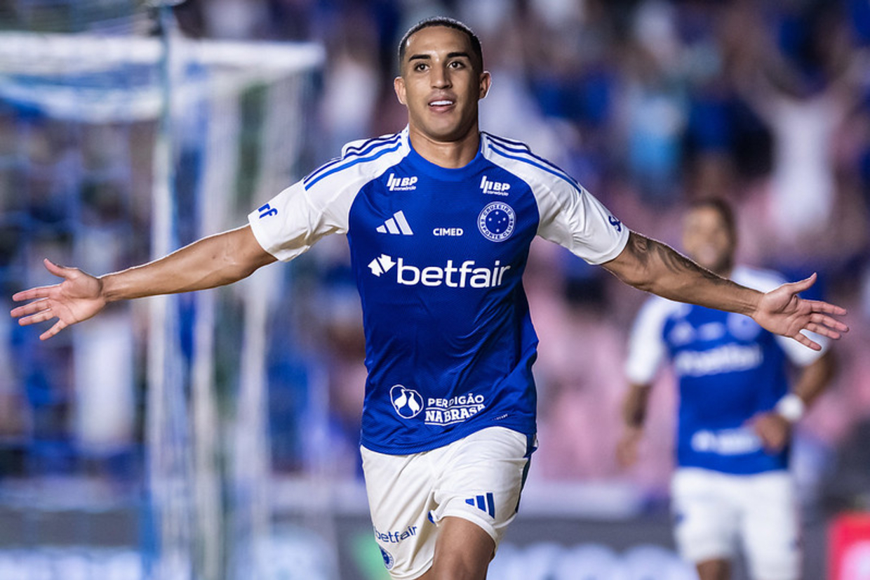 Cruzeiro bate o Vasco e salta para o pelotão de frente do Brasileirão