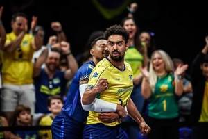 Brasil vira sobre Ucrnica e embala a segunda na VNL