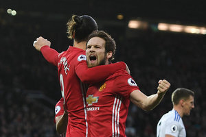 United bate Sunderland para engrenar quarta vitria seguida e encostar no G4