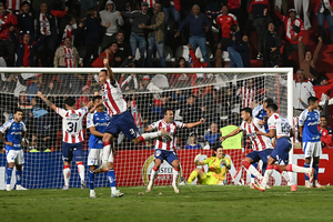 Carrasco do Cruzeiro jogava na vrzea h poucos meses e treinava com garrafas e sacos de c...