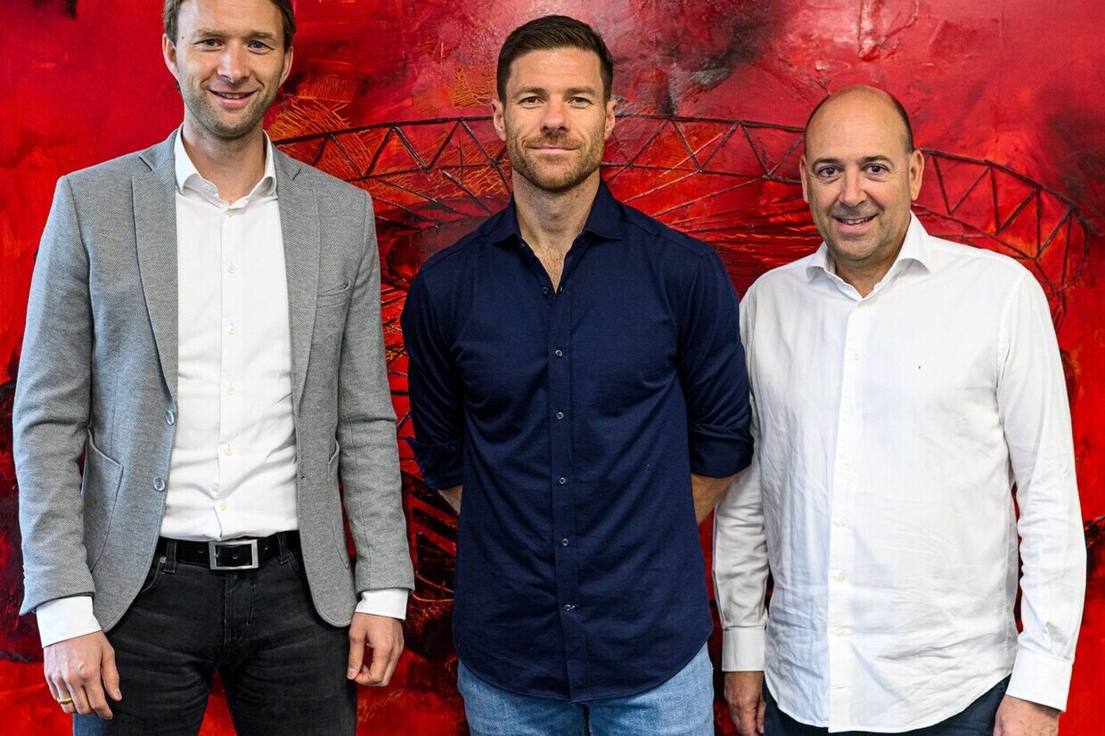 Confiante no projeto, Leverkusen renova com Xabi Alonso até 2026