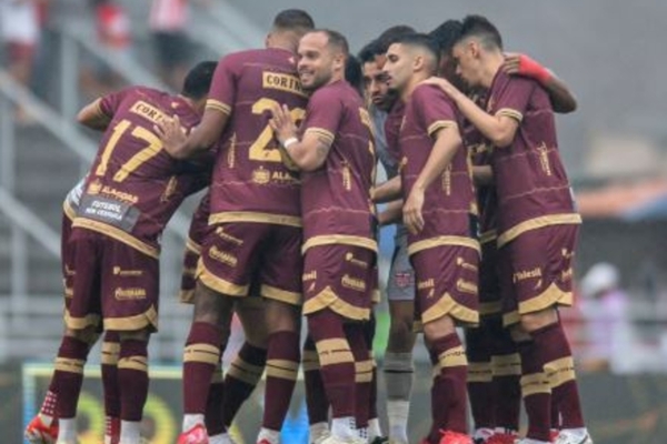 CRB vence lder Gois para entrar no G4 da Srie B
