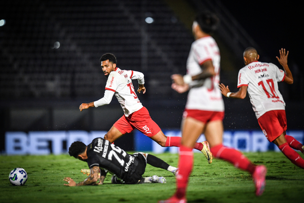 Bragantino martela o Cear na segunda etapa e arranca empate no fim