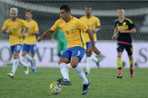 Tite aponta Diego Souza e Firmino como substitutos de Jesus 