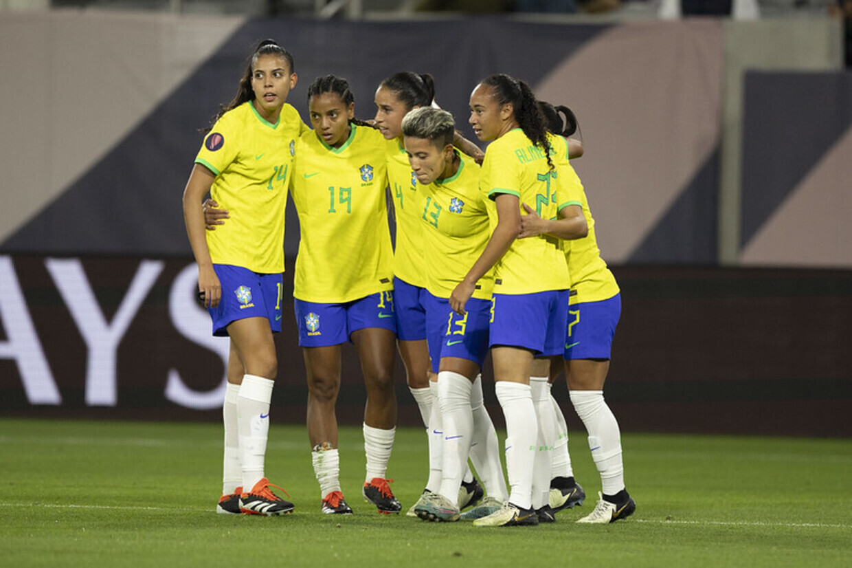 Brasil atropela o Panamá e avança com campanha 100% na Copa Ouro Feminina