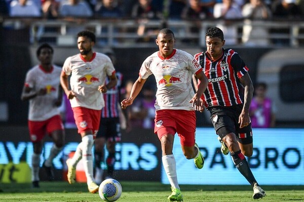 Bragantino domina So Paulo, mas no consegue sair do empate