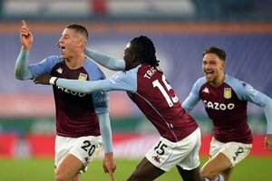 Aston Villa marca nos acrscimos, vence Leicester e assume vice-liderana do Ingls