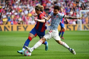 Sob olhares de Ten Hag, United  derrotado pelo Crystal Palace mas garante vaga na Europa League