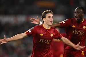 Roma  pressionada em casa, mas vence o Leverkusen por placar mnimo