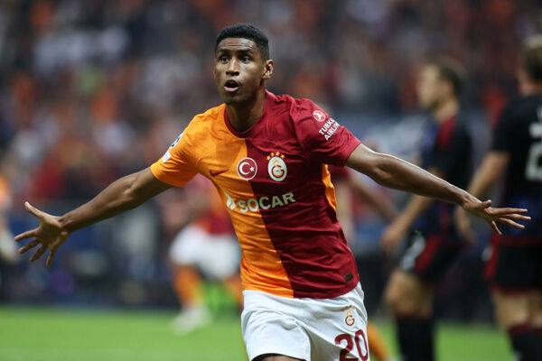 Galatasaray d aval e Athletico negocia com Tet