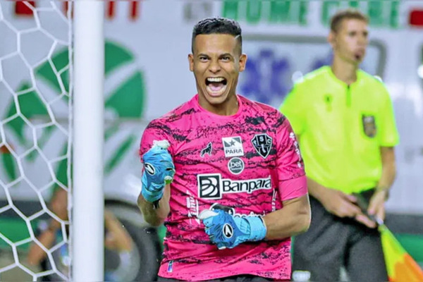 Goleiro 'artilheiro' refora a Ponte Preta em 2025