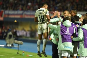 Rony decide, Palmeiras bate Cerro fora de casa e encaminha classificao na Libertadores