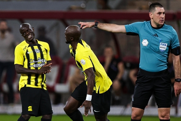 Al Ittihad vira sobre o lanterninha Al-Raed e conquista o ttulo da Liga Saudita