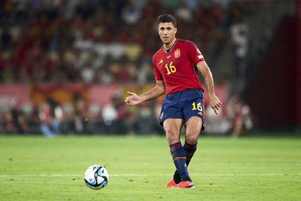 Rodri entra de vez em disputa com Vini e Bellingham pela Bola de Ouro