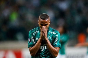 Palmeiras leva deciso para os pnaltis, mas acaba eliminado pelo Barcelona