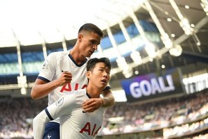 Tottenham deixa tropeos para trs e goleia o Crystal Palace