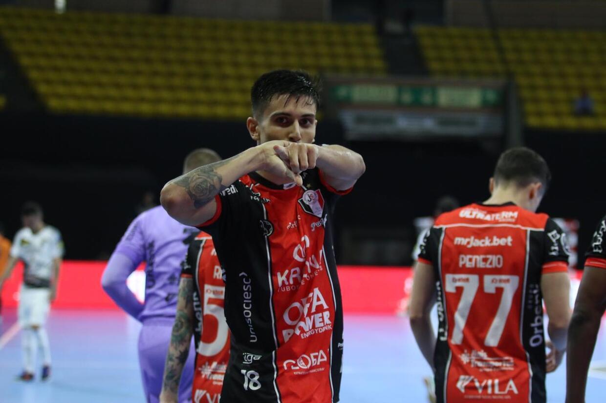 Joinville supera Fantasmas na estreia na Libertadores e arranca com vitória
