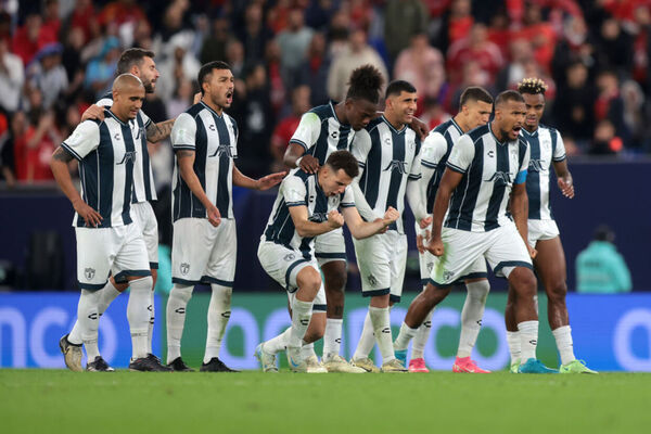 Pachuca passa sufoco, mas elimina Al Ahly nos pnaltis