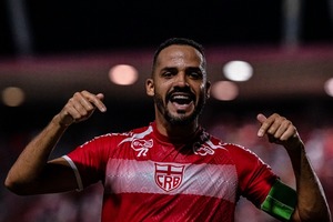 dolo e 'homem gol' do CRB, Anselmo Ramon vive melhor incio de ano da carreira