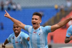 Londrina vence Bragantino e assume a liderana da Srie B